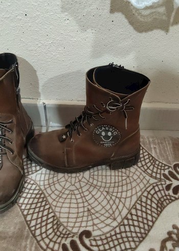 Kahverengi Deri Bağcıklı Kadın Bot - Görsel 2