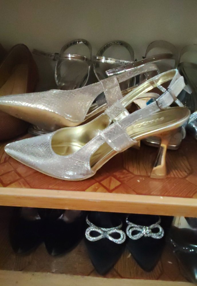 gold Parlak Tokalı Stiletto Topuklu Kadın Ayakkabı - Görsel 3