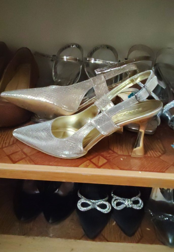 gold Parlak Tokalı Stiletto Topuklu Kadın Ayakkabı - Görsel 2