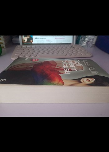 Beden Ayşe Kulin - Gizli Anların Yolcusu Roman