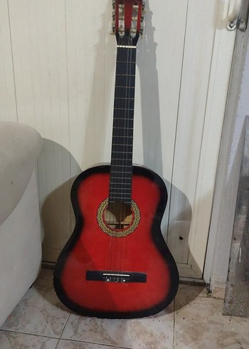 Klasik Kırmızı Gitar