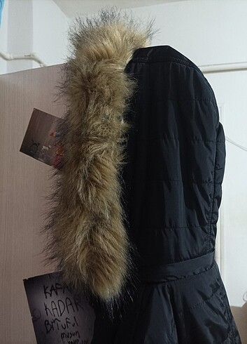 Yağmur Geçirmez Mont - Uzun Boy Şapkalı Cepli Mont - Görsel 9