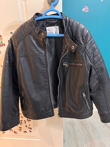 Zara çocuk deri ceket