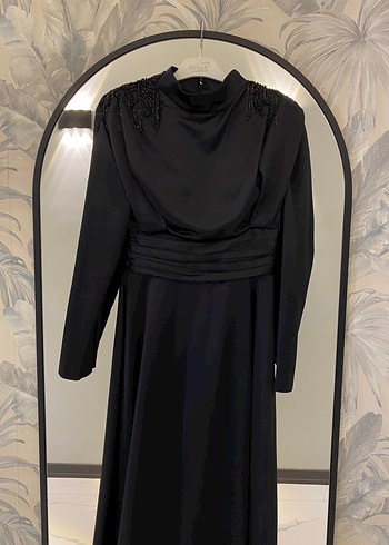 Siyah Uzun Drapeli Gotik Kadın Elbise