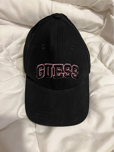 guess sapka