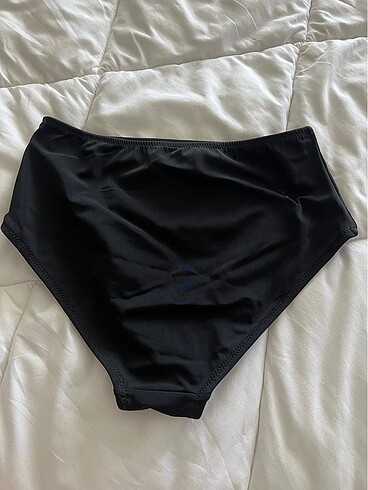 Diğer bikini altı