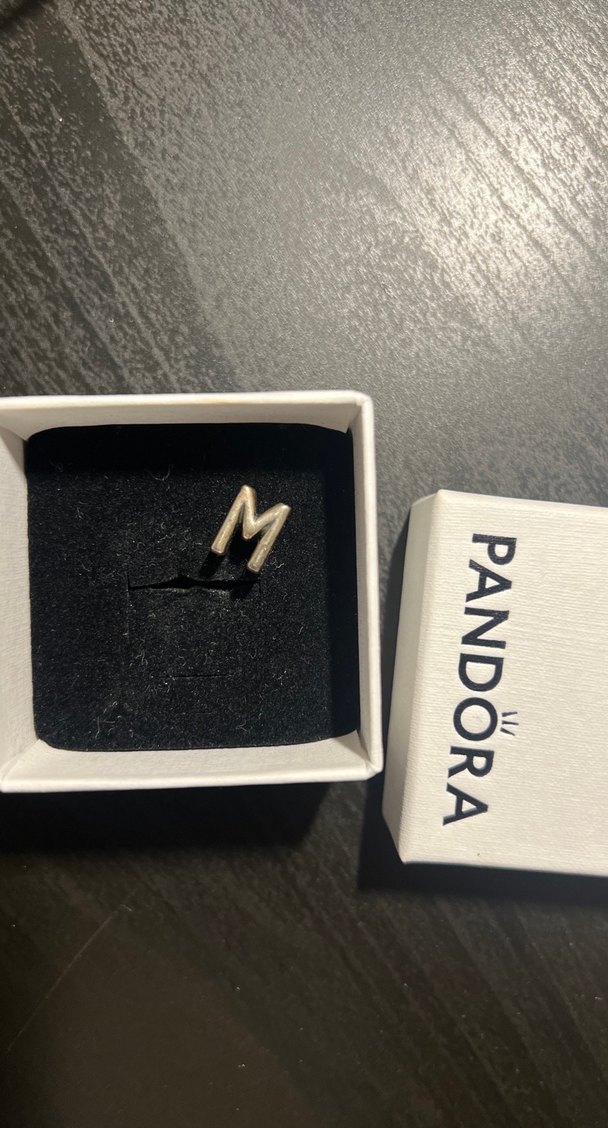 Pandora Beyaz Taşlı 'M' Harfi Charm - Görsel 2