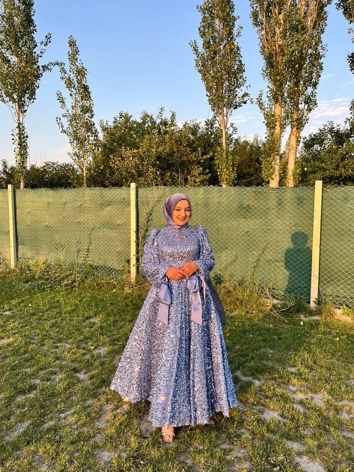 Uzun Kol mavi Bağlama Desenli Tesettür Abiye - Görsel 2