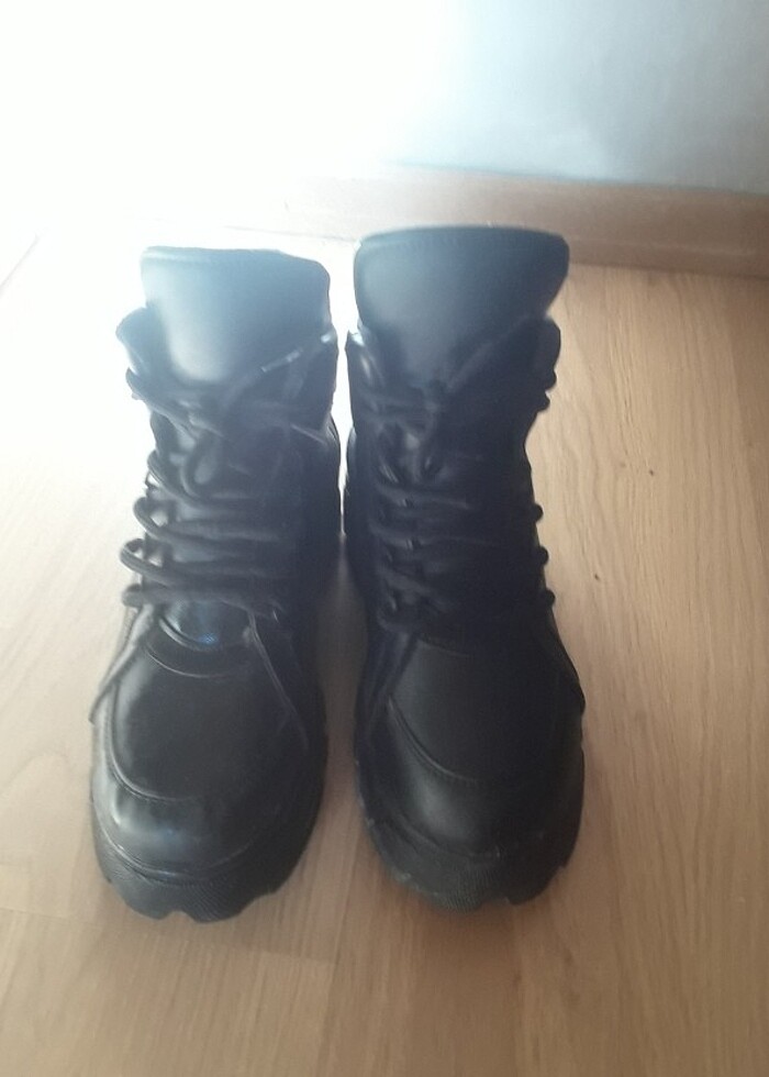 Yüksek ayakkabı  - Görsel 2