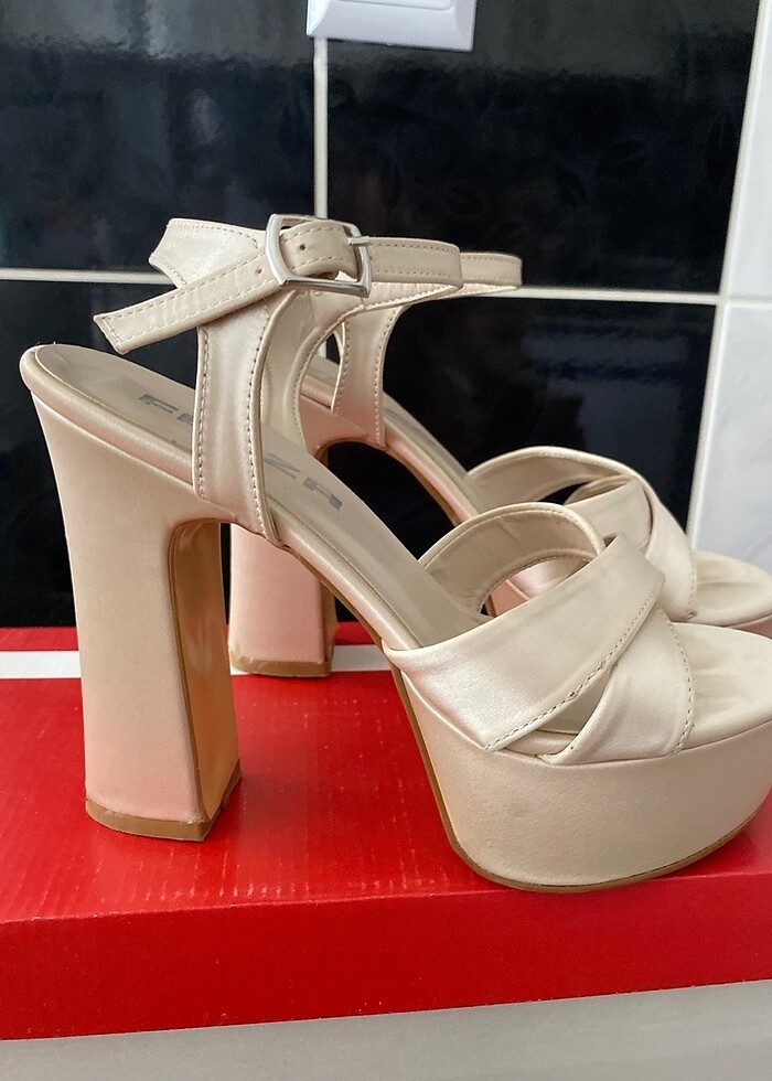 Platform topuklu ayakkabı - Görsel 2
