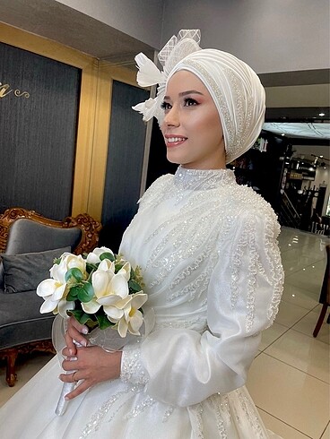 TESETTÜR GELİNLİK