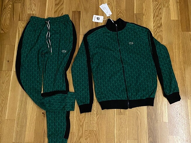 Lacoste eşofman takımı 0 ürün etiketli