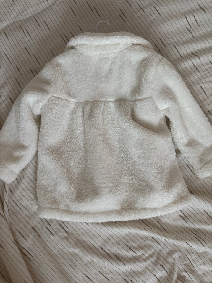 Kız Çocuk Beyaz Peluş Ceket - Görsel 3