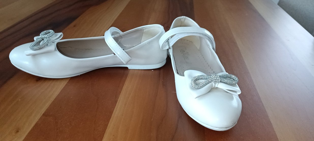 Beyaz Tokalı Kız Çocuk Babet - Görsel 3