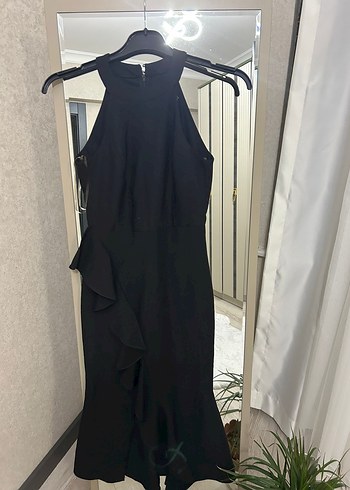 36 Beden Trendyolmilla Siyah Volanlı Uzun Abiye Elbise