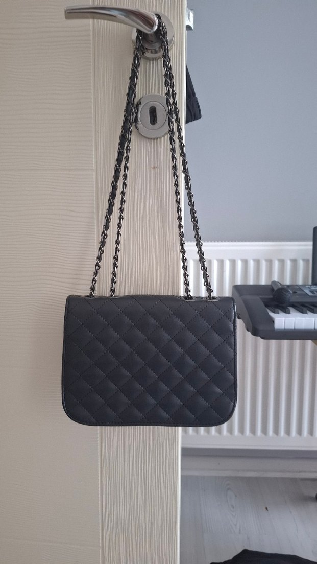 Chanel Siyah Kapitone Omuz Çantası — görsel 7/9