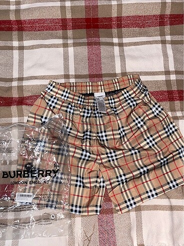 Burberry Exclusive short