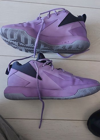 Adidas Lila Bağcıklı Basketbol Ayakkabısı