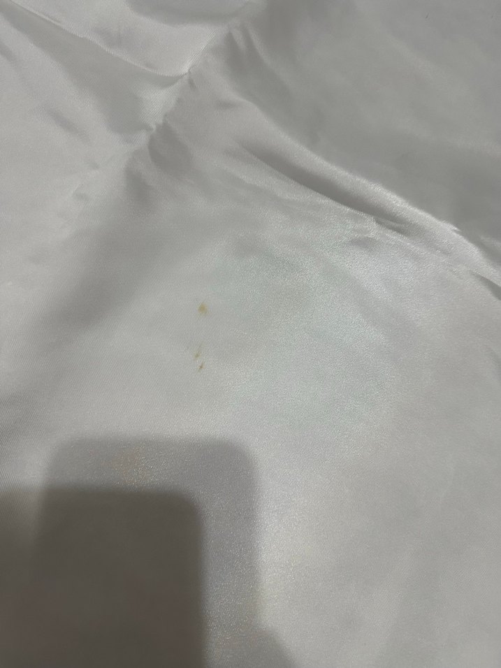 Nakışlı Beyaz Yastık Kılıfı Gri Detaylı - Görsel 5