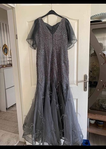 Gri V Yaka Nakışlı Uzun Abiye Elbise - Görsel 5