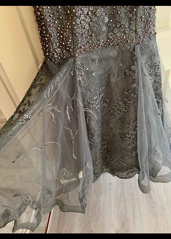 Gri V Yaka Nakışlı Uzun Abiye Elbise - Görsel 6