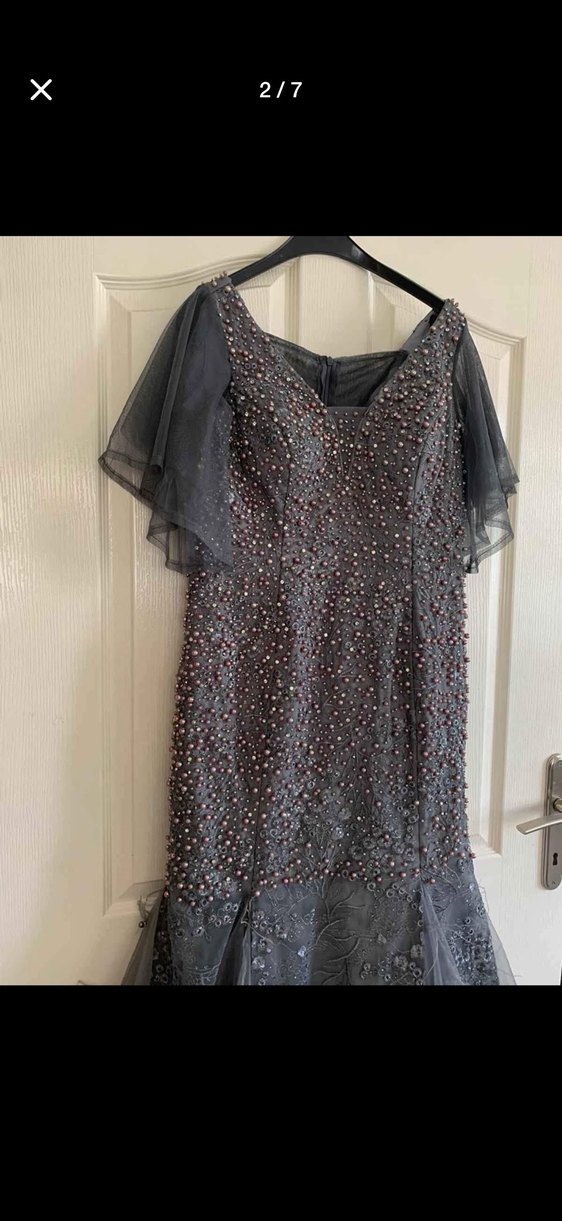 Gri V Yaka Nakışlı Uzun Abiye Elbise - Görsel 2