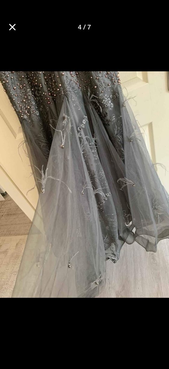 Gri V Yaka Nakışlı Uzun Abiye Elbise - Görsel 3