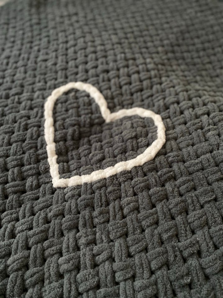 Tek kişilik yetişkin kalp detaylı gri renk battaniye - Görsel 2