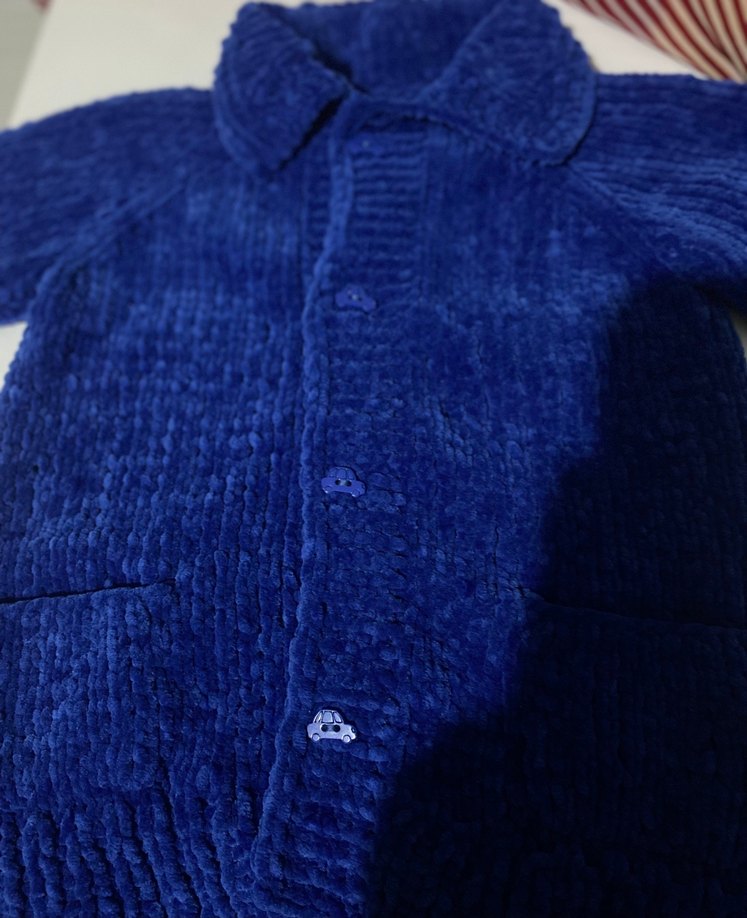 Saks mavisi araba düğme detaylı  Erkek bebek yeleği (1-2 yaş) - Görsel 3