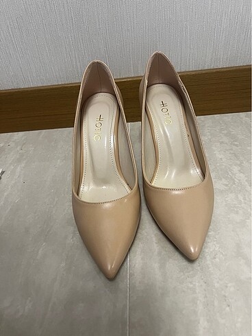 Hotiç marka bej renkte 38 numara stiletto