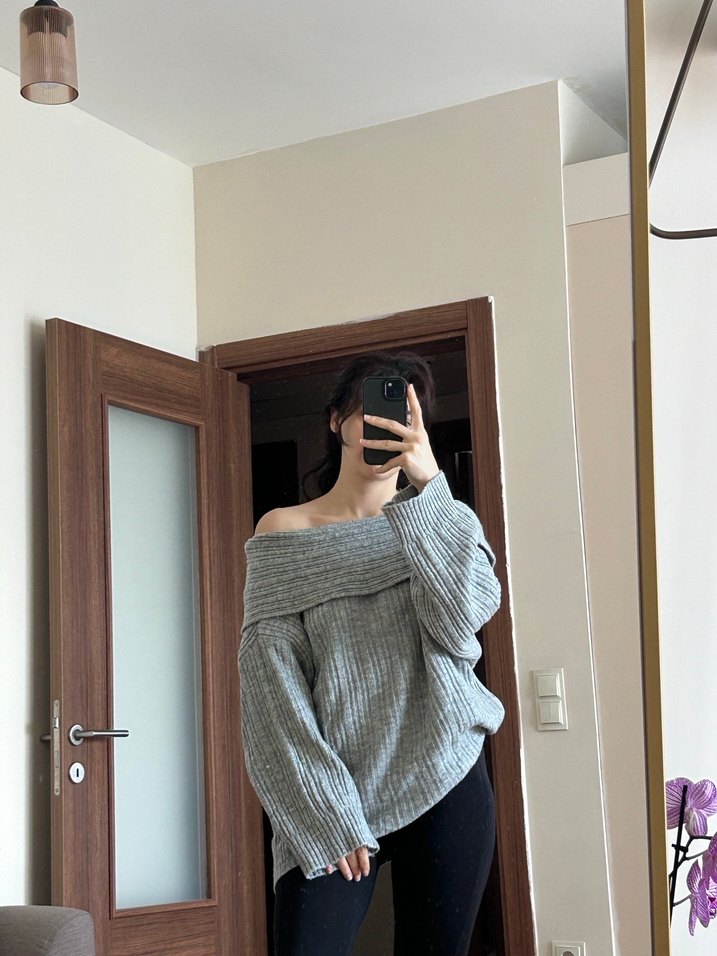 Gri Madonna Yaka Kadın Kazak - Görsel 3