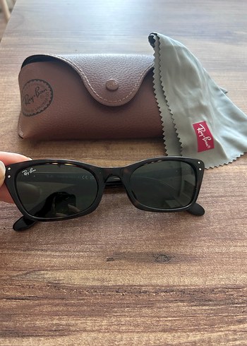 Ray Ban
