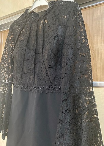 Dantel Detaylı Siyah Midi Elbise - Görsel 3