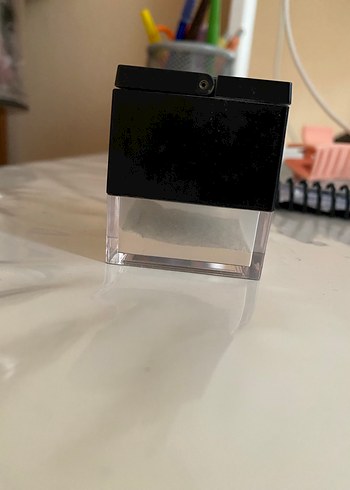 Huda beauty pound cake pudra - Görsel 4