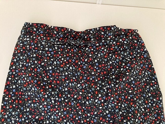 Zara Çiçekli Kuşaklı Pantolon - Görsel 3