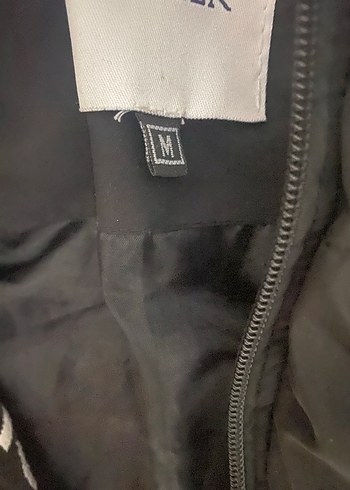 M beden mont sadece cep ıc kısmında yırtık vardır oda terzıyedık - Görsel 2