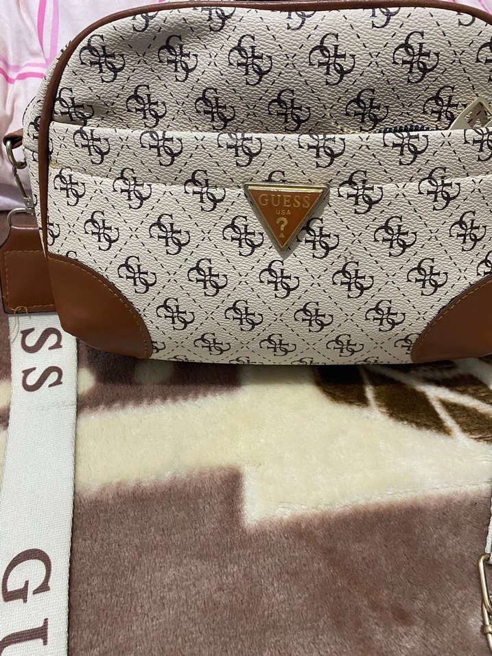 Guess Kadın Kahverengi Baskılı Çapraz Çanta Fermuar takılacak - Görsel 2