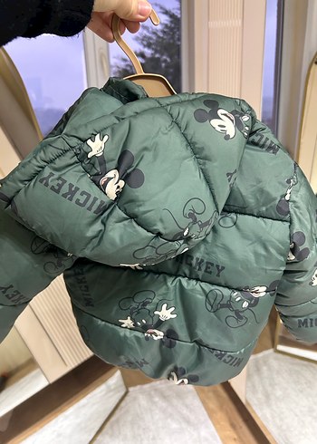 H&MErkek Çocuk Yeşil Mickey Baskılı Mont - Görsel 2