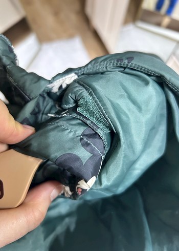 H&MErkek Çocuk Yeşil Mickey Baskılı Mont - Görsel 4