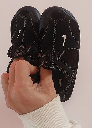 26 Beden siyah Renk Nike çocuk sandalet