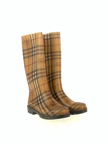Burberry Burberry Çizme %70 İndirimli.