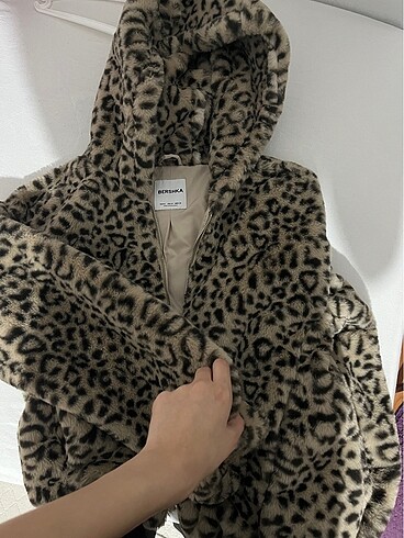 BERSHKA LEOPARLİ CEKET