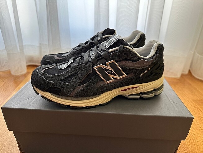 New balance 1906r