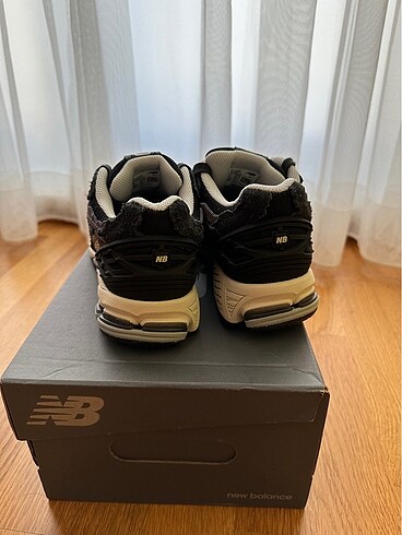 38,5 Beden New balance 1906r