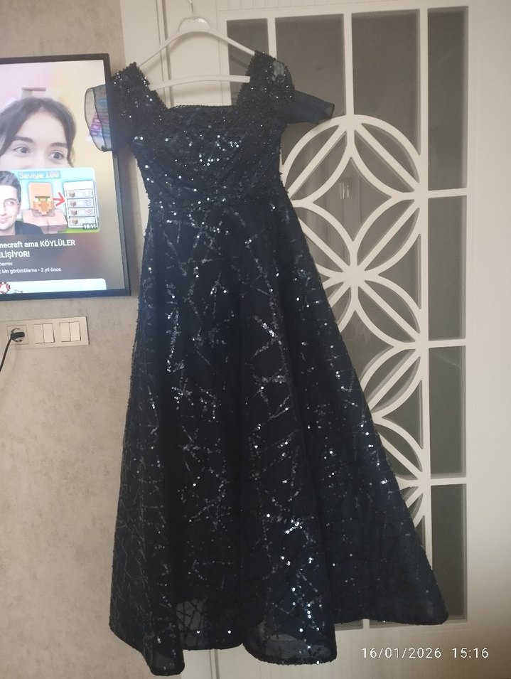 Uzun Lacivert Parlak İşlemeli Gotik Abiye - Görsel 3