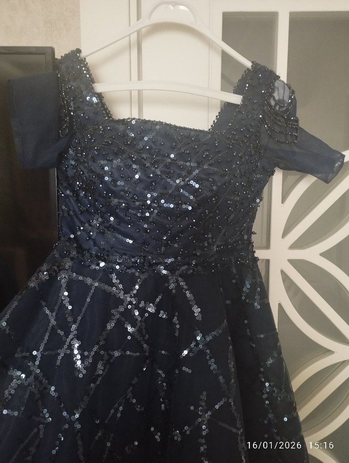 Uzun Lacivert Parlak İşlemeli Gotik Abiye - Görsel 2