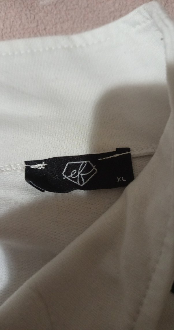 Siyah Yıldız Desenli Fermuarlı Beyaz Sweatshirt - Görsel 2