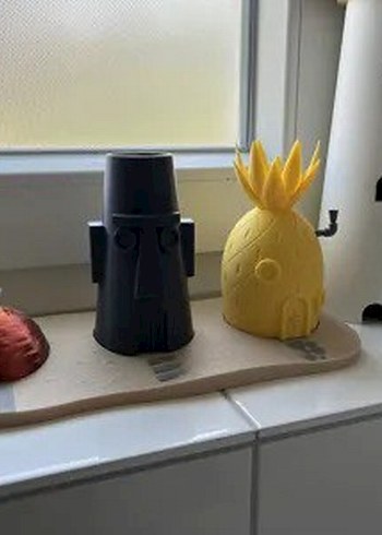Siyah SpongeBob Figür Ev Modeli