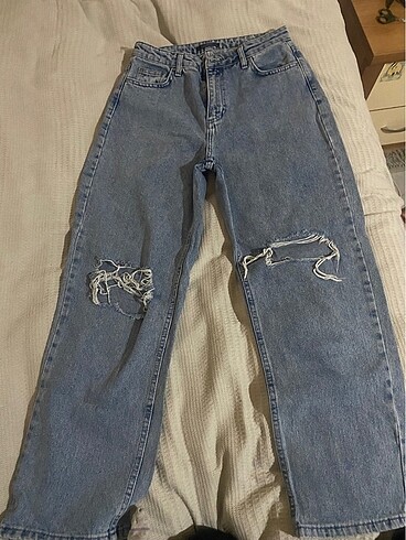 Yırtık boyfriend kot pantolon