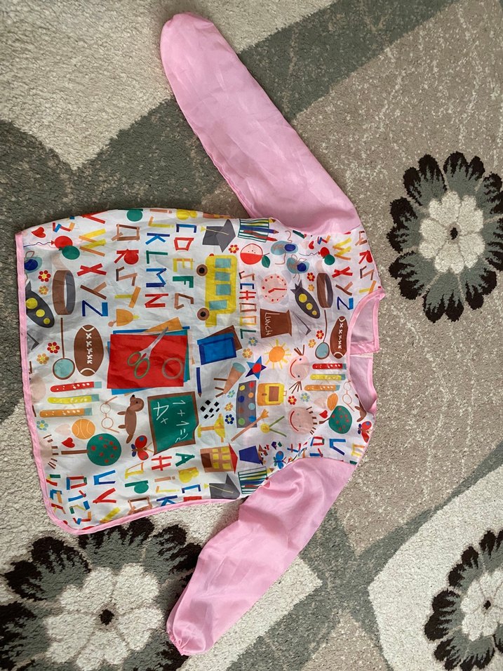 Pembe Baskılı Bebek Önlüğü - Görsel 2